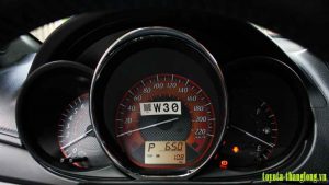 toyota-yaris-2015- 921